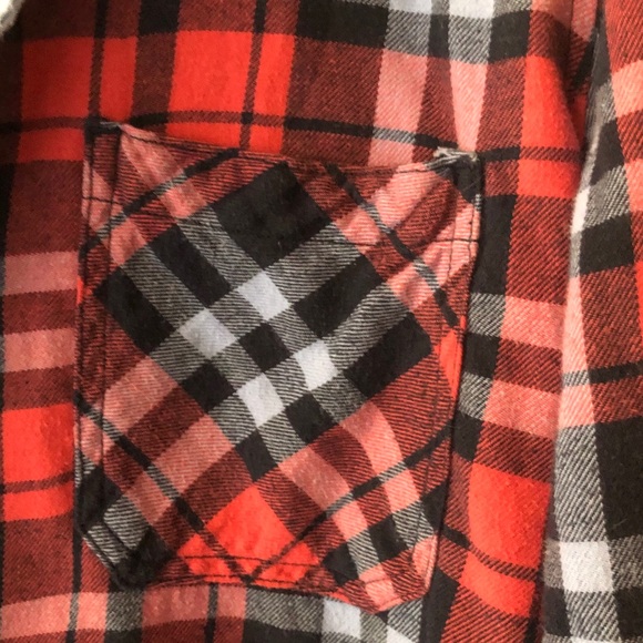 TNA OVERSIZED BOYFRIEND PLAID BUTTON UP - Picture 2 of 5